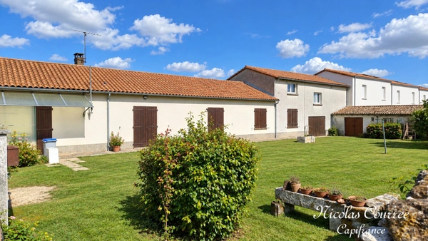 Maison à rénover avec jardin – Beau potentiel – Chauray (79180)
