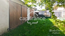 À vendre à Sauzé-Vaussais : Lot de deux maisons mitoyennes à rénover