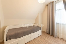 Fully renovated 255 m² bourgeois house, enclosed and wooded grounds of 4,303 m² (with space for a swimming pool), 3 garages, terrace, jacuzzi