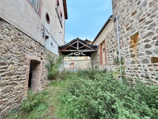 IMMEUBLE À RÉNOVER DE 480 M2 SUR 4 NIVEAUX, TERRAIN DE 623 M2, DÉPENDANCES, PROXIMITÉ DES COMMERCES
