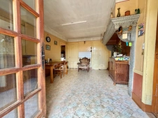 MAISON EN PIERRE DE 150 M2, 4 CHAMBRES, TERRAIN DE 2 000 M2 + 9 383 M2 EN FERMAGE, COMBLES AMÉNAGEABLES DE 75 M2, PUITS, GARAGE DE 40 M2, FIBRE OPTIQUE, CAVES, GROS TRAVAUX À PRÉVOIR