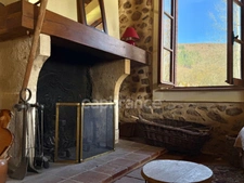 MAISON EN PIERRE DE 140 M2 ENTIÈREMENT À RÉNOVER, TERRAIN DE 8180 M2, 4 CHAMBRES, 155 M2 DE DÉPENDANCES, FOUR À PAIN, SOURCE, COUVERTURE DE 2019 POUR L'HABITATION, FAÇADE DE 2012, CAVE VOÛTÉE