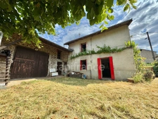 MAISON MITOYENNE DE 78 M2, TERRAIN CLOS DE 950 M2, 3 CHAMBRES, FOUR À PAIN, 260 M2 DE DÉPENDANCES, BALCON FORÉZIEN, DOUBLE VITRAGE BOIS