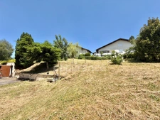 MAISON MITOYENNE DE 92 M2, TERRAIN DE 785 M2, 3 CHAMBRES, GARAGE DE 26 M2, SOURCE, CAVE, TRAVAUX À PRÉVOIR