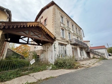 IMMEUBLE À RÉNOVER DE 480 M2 SUR 4 NIVEAUX, TERRAIN DE 623 M2, DÉPENDANCES, PROXIMITÉ DES COMMERCES