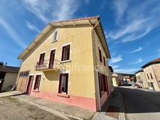 MAISON DE VILLAGE DE 185 M2 À RÉNOVER, 6 CHAMBRES, TERRAIN DÉPORTÉ DE 208 M2, COMBLES AMÉNAGEABLES DE 120 M2, FIBRE OPTIQUE, GARAGE, ATELIER, CAVE VOÛTÉE, TOUT-À-LÉGOUT, TF 182€