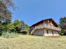 CHALET DE 220 M2, TERRAIN DE 2 668 M2, 4 CHAMBRES, COMBLES AMÉNAGEABLES DE 96 M2, VÉRANDA, VUE PANORAMIQUE, 125 M2 DE SOUS-SOL, GARAGE INDÉPENDANT DE 40 M2, TRAVAUX À PRÉVOIR