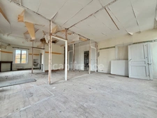 IMMEUBLE À RÉNOVER DE 480 M2 SUR 4 NIVEAUX, TERRAIN DE 623 M2, DÉPENDANCES, PROXIMITÉ DES COMMERCES