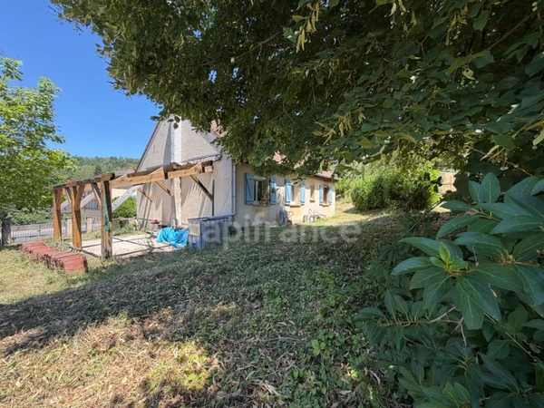 MAISON DE 110 M2, TERRAIN CLOS ET ARBORÉ 1000 M2, 4 CHAMBRES, 1 BUREAU, TOUT-À-L'ÉGOUT, FIBRE OPTIQUE, TF 615€, DOUBLE VITRAGE PVC + VR ÉLECTRIQUE + MOUSTIQUAIRES