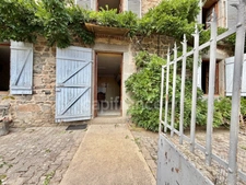 MAISON EN PIERRE DE 150 M2, 4 CHAMBRES, TERRAIN DE 2 000 M2 + 9 383 M2 EN FERMAGE, COMBLES AMÉNAGEABLES DE 75 M2, PUITS, GARAGE DE 40 M2, FIBRE OPTIQUE, CAVES, GROS TRAVAUX À PRÉVOIR