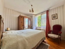 MAISON MITOYENNE DE 92 M2, TERRAIN DE 785 M2, 3 CHAMBRES, GARAGE DE 26 M2, SOURCE, CAVE, TRAVAUX À PRÉVOIR