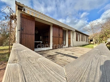 MAISON PLAIN-PIED DE 135 M2, TERRAIN ARBORÉ DE 5 675 M2, 4 CHAMBRES, DÉPENDANCES, VUE DÉGAGÉE, FIBRE, TF 547€, PUITS, MARE, FOUR À PAIN