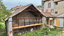 MAISON À RÉNOVER DE 480 M2 SUR 4 NIVEAUX, TERRAIN DE 623 M2, DÉPENDANCES, PROXIMITÉ DES COMMERCES
