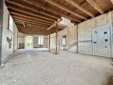 MAISON À RÉNOVER DE 480 M2 SUR 4 NIVEAUX, TERRAIN DE 623 M2, DÉPENDANCES, PROXIMITÉ DES COMMERCES