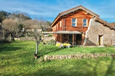 MAISON DE 220 M2, RÉNOVÉE EN 2014, TERRAIN DE 6 HA, 4 CHAMBRES, SALLE DE JEUX, 3 PUITS, ÉTANG, ASSAINISSEMENT AUX NORMES À VENIR, POMPE À CHALEUR DE 2016 AVEC CHAUFFAGE AU SOL, FIBRE OPTIQUE