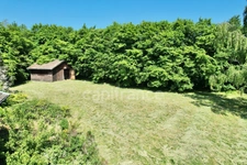 CHALET DE 220 M2, TERRAIN DE 2 668 M2, 4 CHAMBRES, COMBLES AMÉNAGEABLES DE 96 M2, VÉRANDA, VUE PANORAMIQUE, 125 M2 DE SOUS-SOL, GARAGE INDÉPENDANT DE 40 M2, TRAVAUX À PRÉVOIR