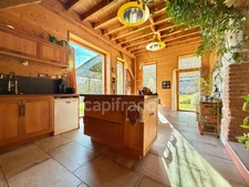 MAISON DE 220 M2, RÉNOVÉE EN 2014, TERRAIN DE 6 HA, 4 CHAMBRES, SALLE DE JEUX, 3 PUITS, ÉTANG, ASSAINISSEMENT AUX NORMES À VENIR, POMPE À CHALEUR DE 2016 AVEC CHAUFFAGE AU SOL, FIBRE OPTIQUE
