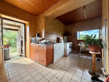 MAISON EN PIERRE DE 150 M2, 4 CHAMBRES, TERRAIN DE 2 000 M2 + 9 383 M2 EN FERMAGE, COMBLES AMÉNAGEABLES DE 75 M2, PUITS, GARAGE DE 40 M2, FIBRE OPTIQUE, CAVES, GROS TRAVAUX À PRÉVOIR