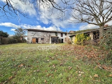 MAISON PLAIN-PIED DE 135 M2, TERRAIN ARBORÉ DE 5 675 M2, 4 CHAMBRES, DÉPENDANCES, VUE DÉGAGÉE, FIBRE, TF 547€, PUITS, MARE, FOUR À PAIN