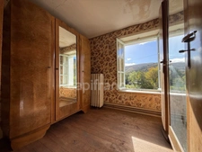 MAISON ENTIÈREMENT À RÉNOVER DE 100 M2, TERRAIN DE 8 343 M2, 2 CHAMBRES, BUREAU, GRENIER AMÉNAGEABLES, ÉTANG, NOMBREUSES DÉPENDANCES, FIBRE, GROS TRAVAUX À PRÉVOIR