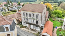 MAISON À RÉNOVER DE 480 M2 SUR 4 NIVEAUX, TERRAIN DE 623 M2, DÉPENDANCES, PROXIMITÉ DES COMMERCES