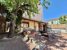APPARTEMENT 61 M2, 2 CHAMBRE, COUR DE 80 M2, GARAGE, FIBRE OPTIQUE, DOUBLE VITRAGE + VOLETS ROULANTS, CAVE DE 31 M2, FAIBLE CHARGES DE COPROPRIÉTÉ