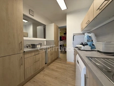 IMMEUBLE DE 420 M2, BUREAUX, 2 GARAGES DE 60 ET 80 M2, CRÉATION PLUSIEURS HABITATIONS, COUR, STATIONNEMENT
