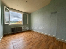 MAISON 75 M2, 3 CHAMBRES, 568 M2 DE TERRAIN CLOS, GARAGE, CAVE, ATELIER, DOUBLE VITRAGE PVC ET VOLETS ALU DE 2015, CHARPENTE/COUVERTURE OK, TF 743€