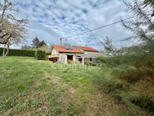 MAISON À RÉNOVER DE 75 M2, 2 CHAMBRES, TERRAIN DE 6 123 M2, FIBRE OPTIQUE, GARAGE DE 35 M2, DÉPÔT DE 65 M2, VÉRANDA, 2 PUITS