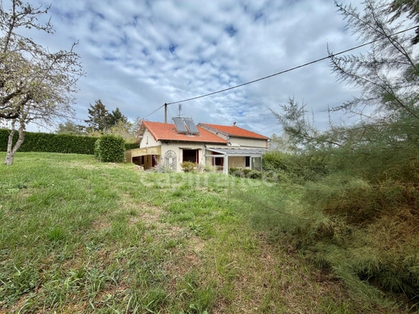 MAISON À RÉNOVER DE 75 M2, 2 CHAMBRES, TERRAIN DE 6 123 M2, FIBRE OPTIQUE, GARAGE DE 35 M2, DÉPÔT DE 65 M2, VÉRANDA, 2 PUITS