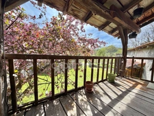 MAISON MITOYENNE ENTIÈREMENT À RÉNOVER DE 115 M2, TERRAIN DE 2 673 M2, 3 CHAMBRES, 220 M2 DE DÉPENDANCES, GROS TRAVAUX À PRÉVOIR, SOURCE, TF 241€