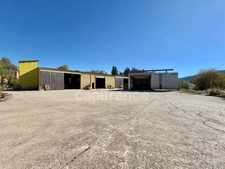 BÂTIMENTS INDUSTRIELS DE 1 815 M², TERRAIN DE 10 353 M², BUREAU DE 40 M², FIBRE OPTIQUE, 2 ACCÈS POIDS LOURDS, RÉSERVE INCENDIE DE 300 M³, TRANSFORMATEUR PRIVÉ 380 V
