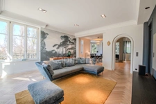 Fully renovated 255 m² bourgeois house, enclosed and wooded grounds of 4,303 m² (with space for a swimming pool), 3 garages, terrace, jacuzzi