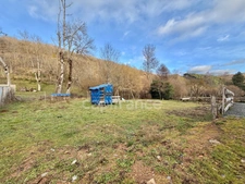 MAISON DE PLAIN-PIED DE 90 M2, TERRAIN CLOS 1000 M2, 3 CHAMBRES, GARAGE, CONSTRUCTION 2024, CLIM RÉVERSIBLE, DOUBLE VITRAGE PVC + VOLETS ROULANTS ÉLECTRIQUES, TOUT-À-L'ÉGOUT, FIBRE OPTIQUE, CELLIER