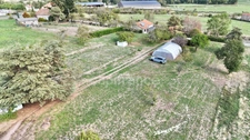 MAISON À RÉNOVER DE 75 M2, 2 CHAMBRES, TERRAIN DE 4 500 M2, FIBRE OPTIQUE, GARAGE DE 35 M2, DÉPÔT DE 65 M2, VÉRANDA, 2 PUITS