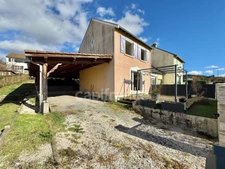 MAISON MITOYENNE 115 M2, TERRAIN CLOS DE 588 M2, 3 CHAMBRES DONT UNE AVEC DRESSING, BUREAU, TERRASSE DE 30 M2, TERRASSE COUVERTE DE 50 M2, CAR PORT, FIBRE, POMPE À CHALEUR, CHARPENTE/COUVERTURE OK