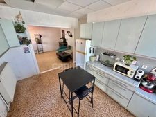 APPARTEMENT 61 M2, 2 CHAMBRE, COUR DE 80 M2, GARAGE, FIBRE OPTIQUE, DOUBLE VITRAGE + VOLETS ROULANTS, CAVE DE 31 M2, FAIBLE CHARGES DE COPROPRIÉTÉ