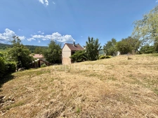 MAISON MITOYENNE DE 92 M2, TERRAIN DE 785 M2, 3 CHAMBRES, GARAGE DE 26 M2, SOURCE, CAVE, TRAVAUX À PRÉVOIR