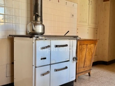 MAISON DE VILLAGE DE 110 M2, TERRAIN DE 3 476 M2, 4 CHAMBRES, DOUBLE GARAGE DE 62 M2, GARAGE, ATELIERS, CAVE VOÛTÉE, TF 251€
