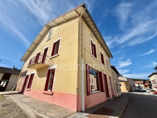 Maison de village 185 m² – 6 chambres – 120 m² de combles aménageables – terrain 208 m² déporté