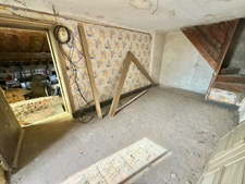 IMMEUBLE DE RAPPORT DE 316 M2, À RÉNOVER, COMMERCE LOUÉ 300€/MOIS, DÉPENDANCES DE 130 M2, POSSIBILITÉ DE RÉALISER PLUSIEURS APPARTEMENTS
