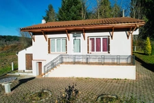 MAISON 70 M2, 2 CHAMBRES, TERRAIN CLOS ET ARBORÉ DE 1 425 M2, VUE DÉGAGÉE, CALME, DOUBLE GARAGE, CAVE, DOUBLE VITRAGE PVC, CHARPENTE/COUERTURE OK, TF 328€