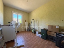 MAISON DE 110 M2, TERRAIN CLOS ET ARBORÉ 1000 M2, 4 CHAMBRES, 1 BUREAU, TOUT-À-L'ÉGOUT, FIBRE OPTIQUE, TF 615€, DOUBLE VITRAGE PVC + VR ÉLECTRIQUE + MOUSTIQUAIRES