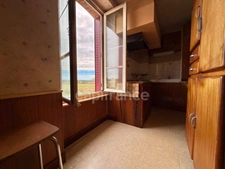MAISON À RÉNOVER DE 75 M2, 2 CHAMBRES, TERRAIN DE 4 500 M2, FIBRE OPTIQUE, GARAGE DE 35 M2, DÉPÔT DE 65 M2, VÉRANDA, 2 PUITS