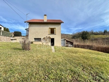 MAISON DE 75 M2 À RÉNOVER, TERRAIN CLOS DE 422 M2, 2 CHAMBRES, TOITURE DE 2024, GARAGE, TOUT-À-L'ÉGOUT