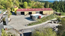 BÂTIMENTS INDUSTRIELS DE 1 815 M², TERRAIN DE 10 353 M², BUREAU DE 40 M², FIBRE OPTIQUE, 2 ACCÈS POIDS LOURDS, RÉSERVE INCENDIE DE 300 M³, TRANSFORMATEUR PRIVÉ 380 V