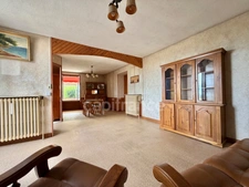 MAISON À RÉNOVER DE 75 M2, 2 CHAMBRES, TERRAIN DE 4 500 M2, FIBRE OPTIQUE, GARAGE DE 35 M2, DÉPÔT DE 65 M2, VÉRANDA, 2 PUITS