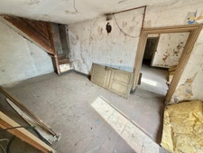 IMMEUBLE DE RAPPORT DE 316 M2, À RÉNOVER, COMMERCE LOUÉ 300€/MOIS, DÉPENDANCES DE 130 M2, POSSIBILITÉ DE RÉALISER PLUSIEURS APPARTEMENTS