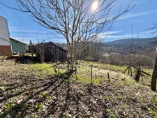 MAISON DE VILLAGE DE 185 M2 À RÉNOVER, 6 CHAMBRES, TERRAIN DÉPORTÉ DE 208 M2, COMBLES AMÉNAGEABLES DE 120 M2, FIBRE OPTIQUE, GARAGE, ATELIER, CAVE VOÛTÉE, TOUT-À-LÉGOUT, TF 182€