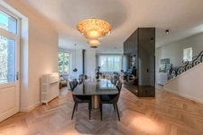 Fully renovated 255 m² bourgeois house, enclosed and wooded grounds of 4,303 m² (with space for a swimming pool), 3 garages, terrace, jacuzzi